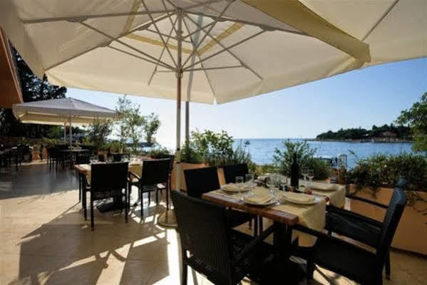 Hotel Zlatna Vala Umag Exterior foto